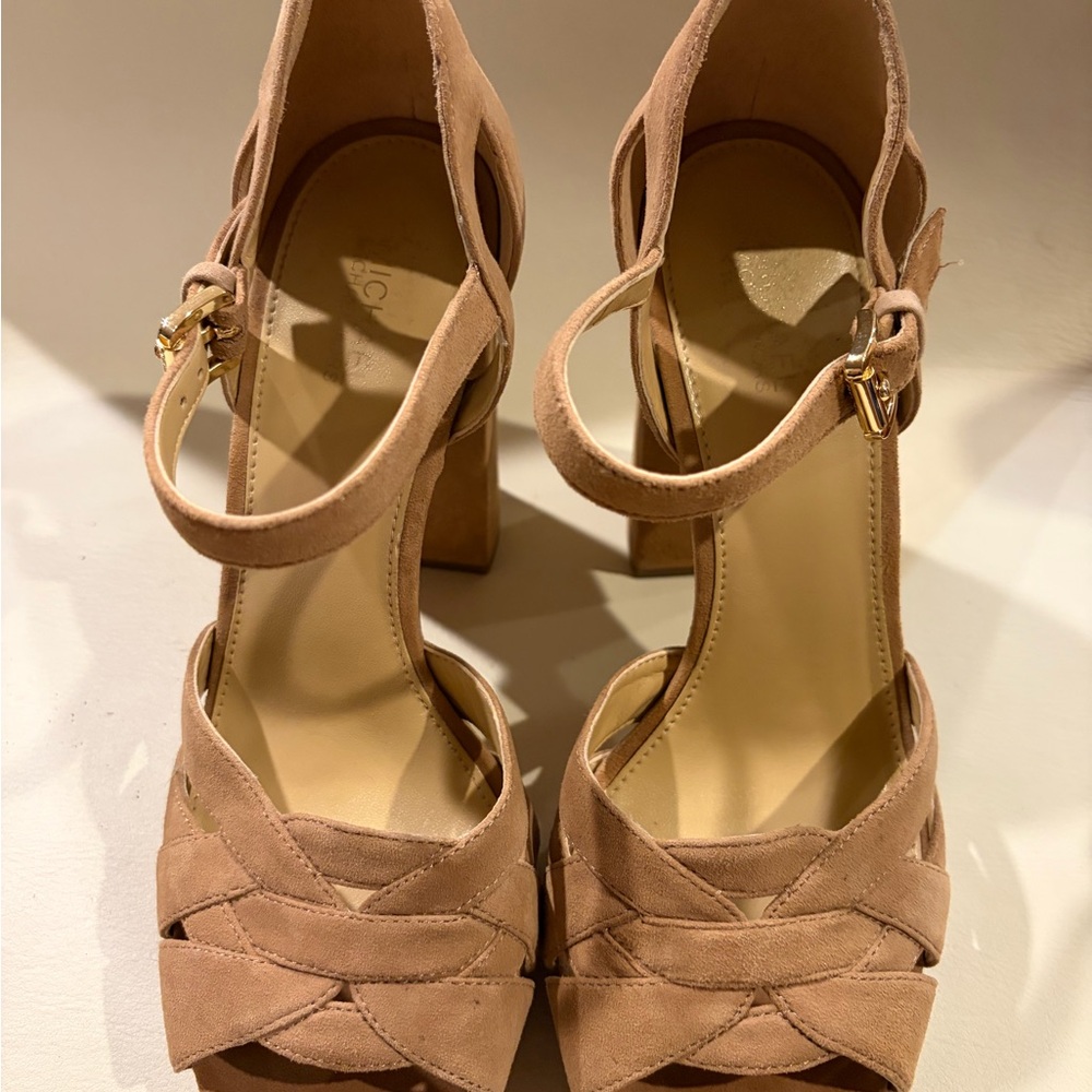MICHAEL Michael Kors Beige Crisscross Heels - Picture 2 of 11